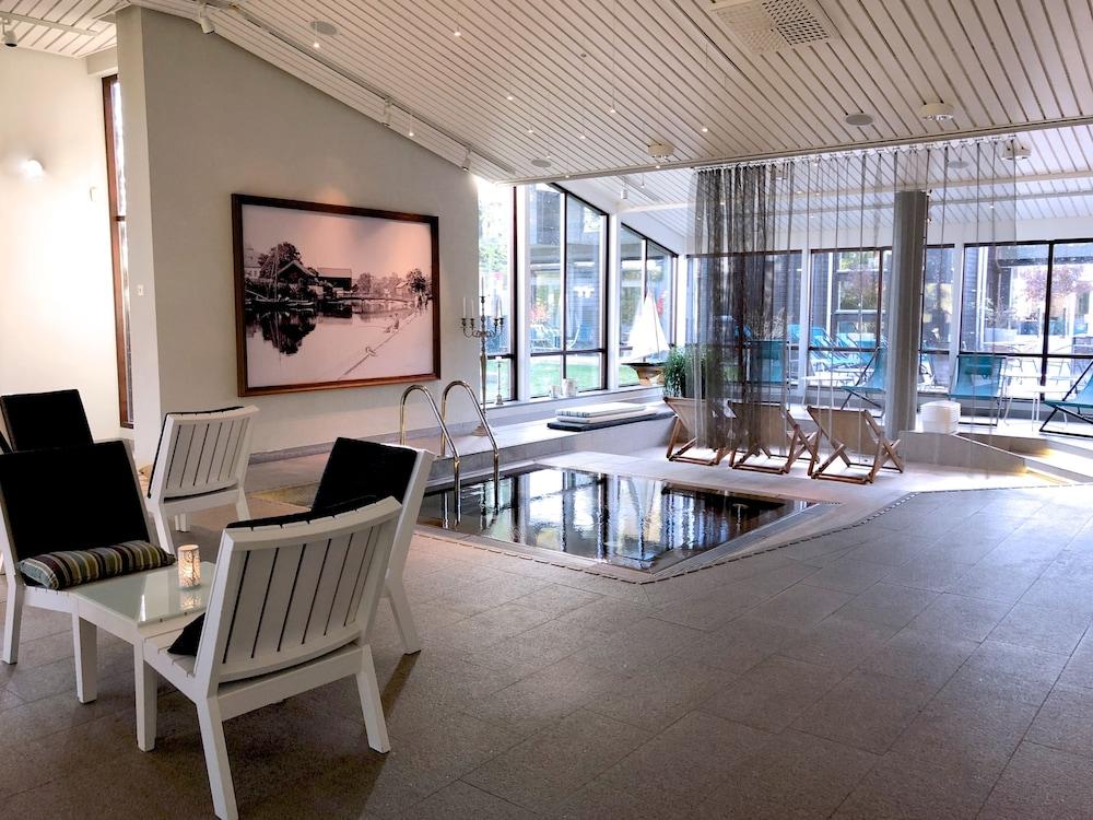 Marholmen Hotell 3*